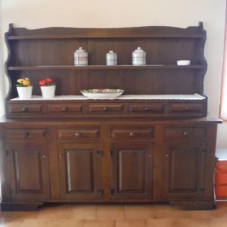 Garden House Apartman Colico
